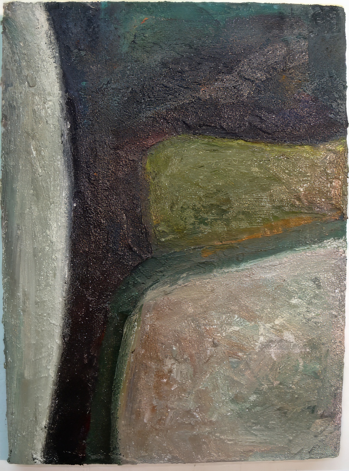 Grey Mound with Crevice